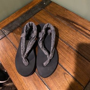 Gray cloth sandals size 8 worn once